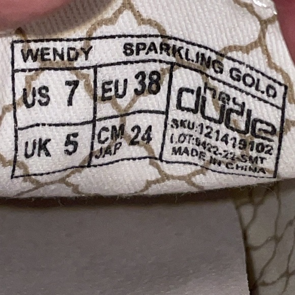 NWT Wendy Metallic Sparkling Gold. Size 7. - Picture 9 of 9